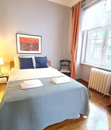 Your Royal 2 Bedroom Center Appartamento